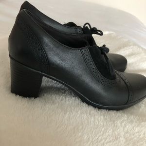 Clark’s Black Mid Heal